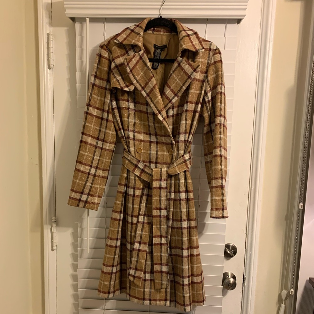BCBG MaxAzria gorgeous plaid trench coat. Size 6